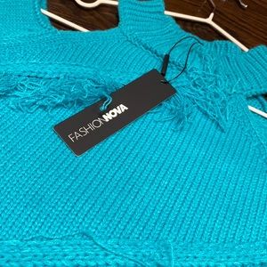 Fashion Nova - cold shoulder/fringed cropped sweater